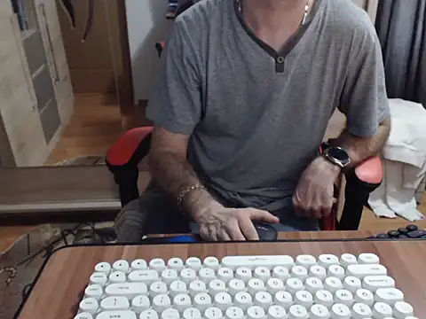 uncutguy01 live sex cam