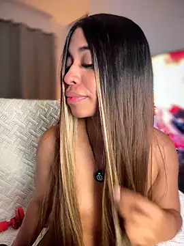 bella__honey live sex cam