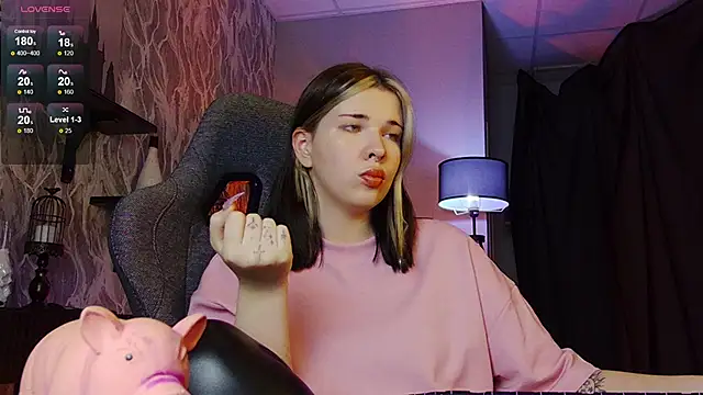 AliceSunday's cam snapshot