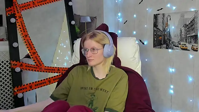 ElizabethHarpper's cam snapshot