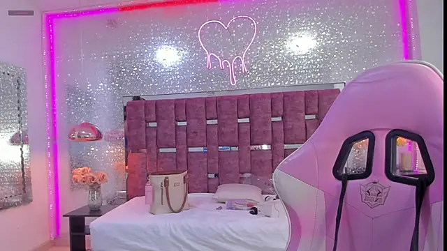 KylieVictoria live sex cam