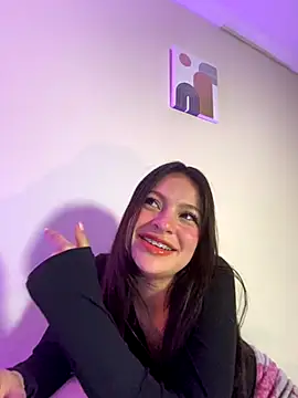 LucyEvans_ live sex cam