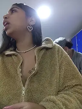 Violet_and_Paul's cam snapshot