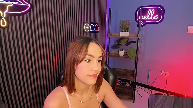 emily_roberts1's cam snapshot