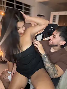 Tomas_Olivia live sex cam