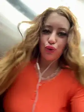 AndreaMood live sex cam