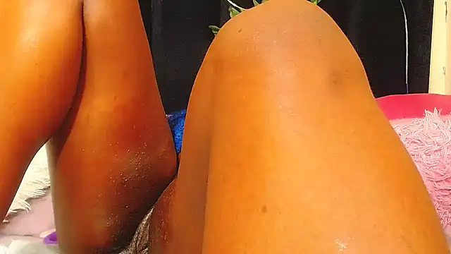 AmazingDarkDoll's cam snapshot