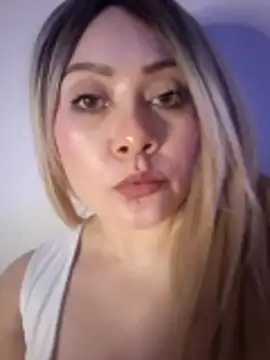 ELEINALONDON's cam snapshot