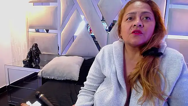 MonzerratBoyer's cam snapshot