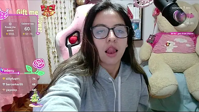 Maggie_Fox3's cam snapshot