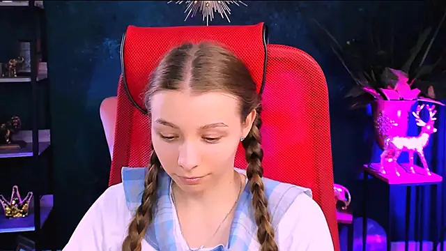 JulieDaniel's cam snapshot