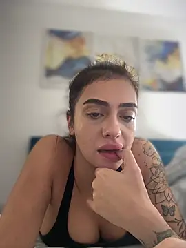 LaraVegas_'s cam snapshot