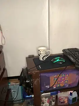 luisahot_9727's cam snapshot