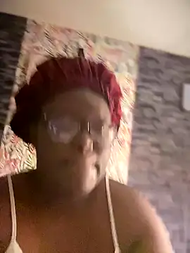 -Yagurlwest's cam snapshot