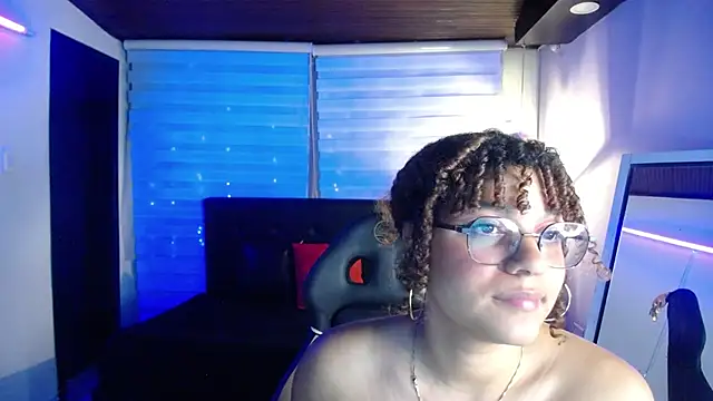 Kendall_rossii_'s cam snapshot