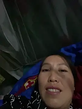 Huong-Ly's cam snapshot