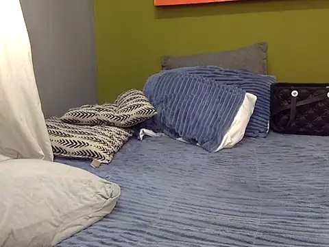 GoldenPussyXOXO's cam snapshot