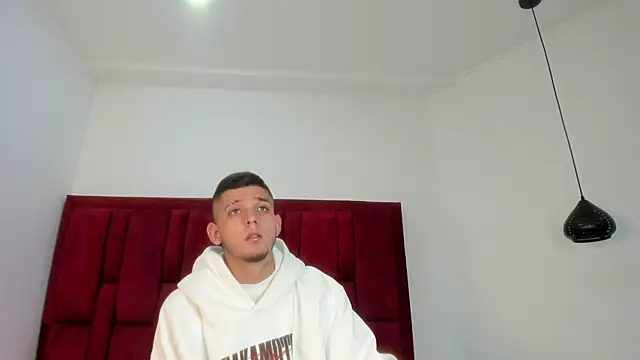 Mathewboy_069's cam snapshot