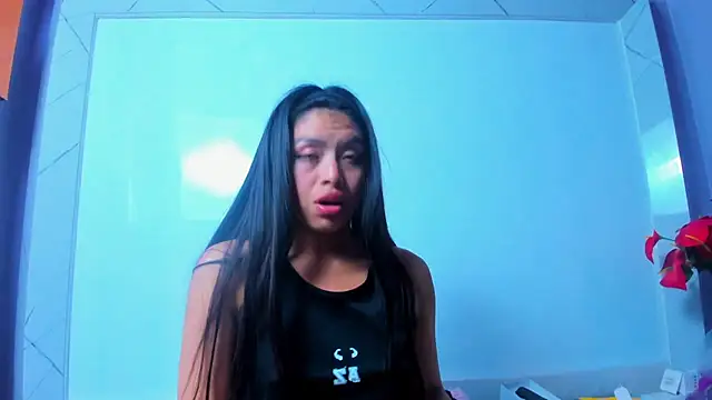 Chloe_Martini's cam snapshot