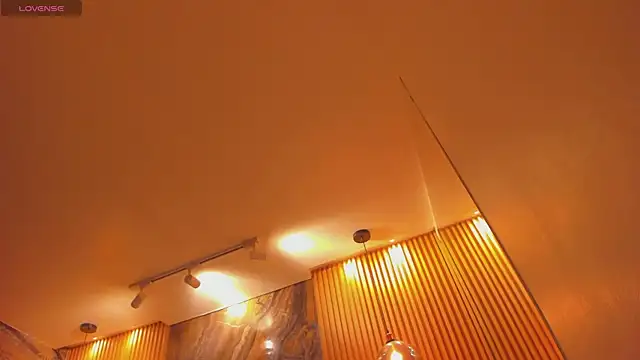 ella_harper's cam snapshot