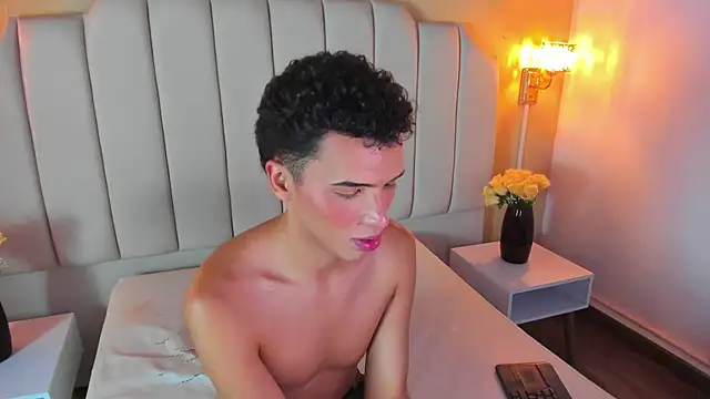 SEANTROYY live sex cam