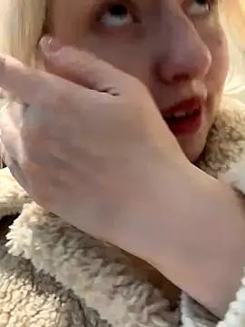 RonnieKiss live sex cam