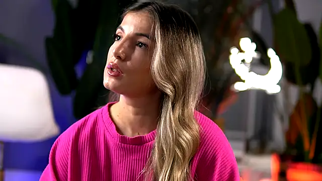 KellyMathews live sex cam