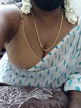 MrsNayoni77's cam snapshot