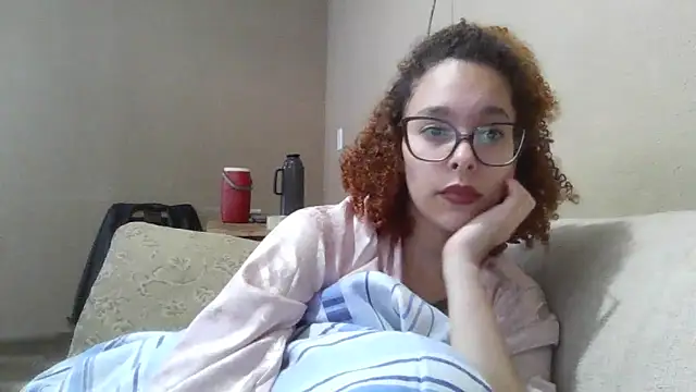 dominamoon_'s cam snapshot