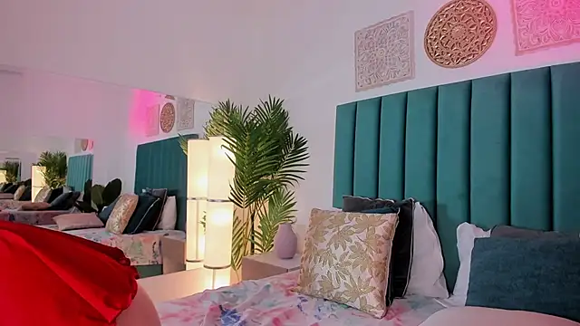 Lady_Fox69_'s cam snapshot