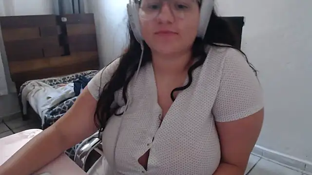 isanhaiaka's cam snapshot