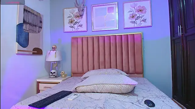 ScarlettWild_'s cam snapshot