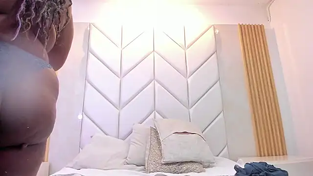 EmmaBrantt's cam snapshot