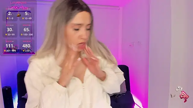 emilly_smith_1's cam snapshot