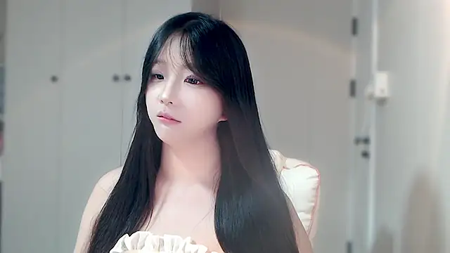 lyra-0000's cam snapshot