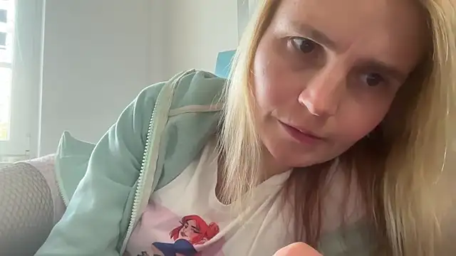 s-te-fan-i's cam snapshot