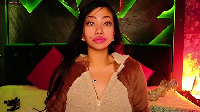 ElyaQuinn's cam snapshot