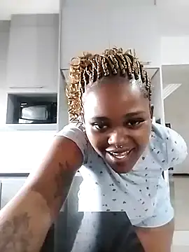 ThickPearlx23 live sex cam