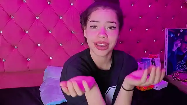 Nanis_James's cam snapshot