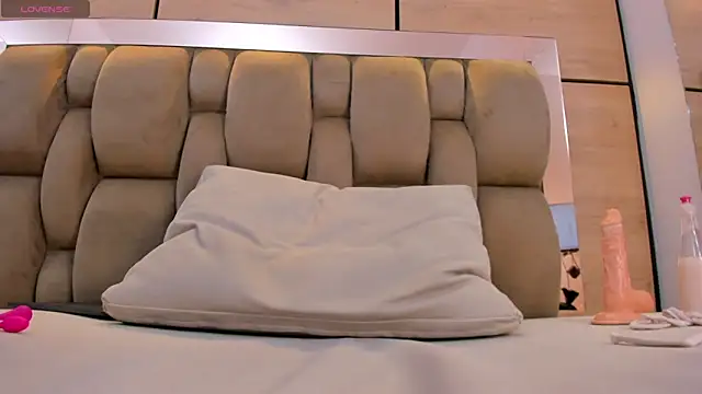 dorothy_vegga's cam snapshot