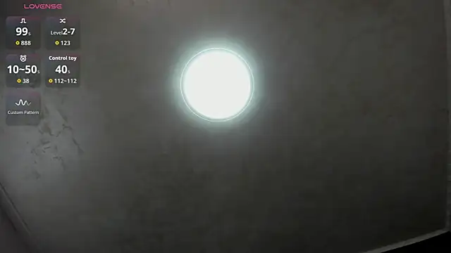 Daisy-Dee live sex cam