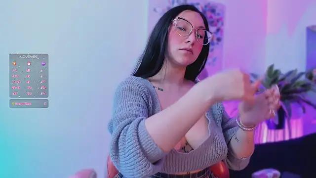 lucy_neil's cam snapshot