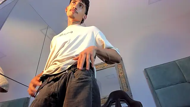 Mr_Strike live sex cam