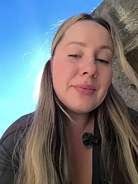 Mona_Plus live sex cam