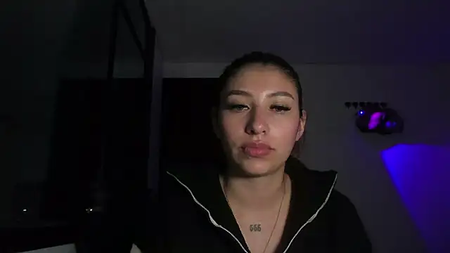 AriaBliss-'s cam snapshot