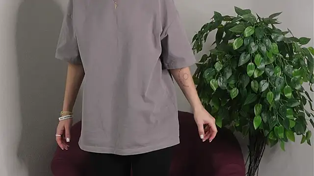 NganZarella's cam snapshot