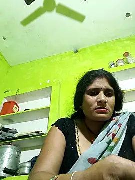 Hot-bhavi5's cam snapshot