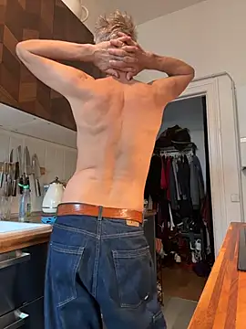 SexyLeon8's Stripchat show and profile