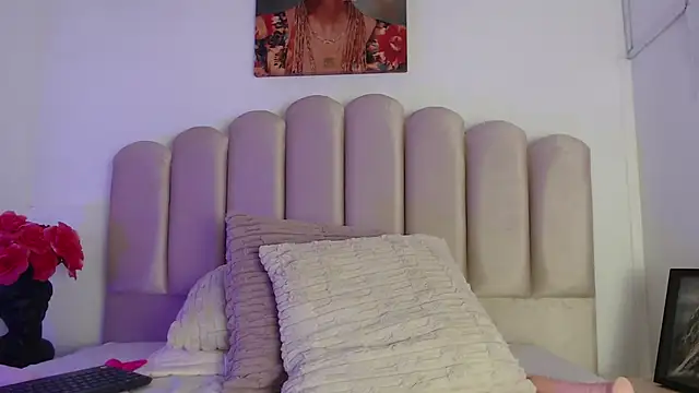 isa_bigassx's cam snapshot