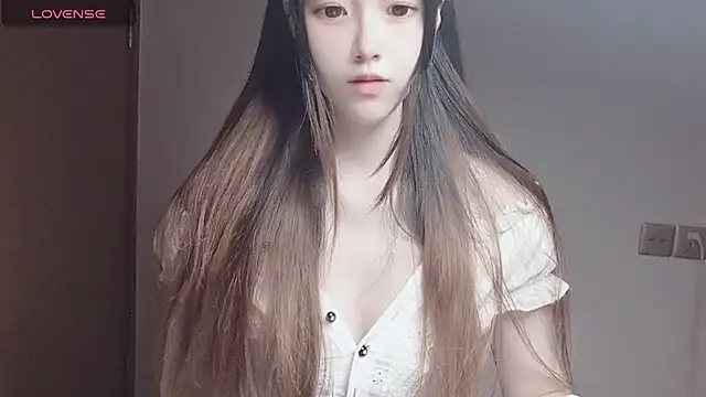 AyoHall's cam snapshot